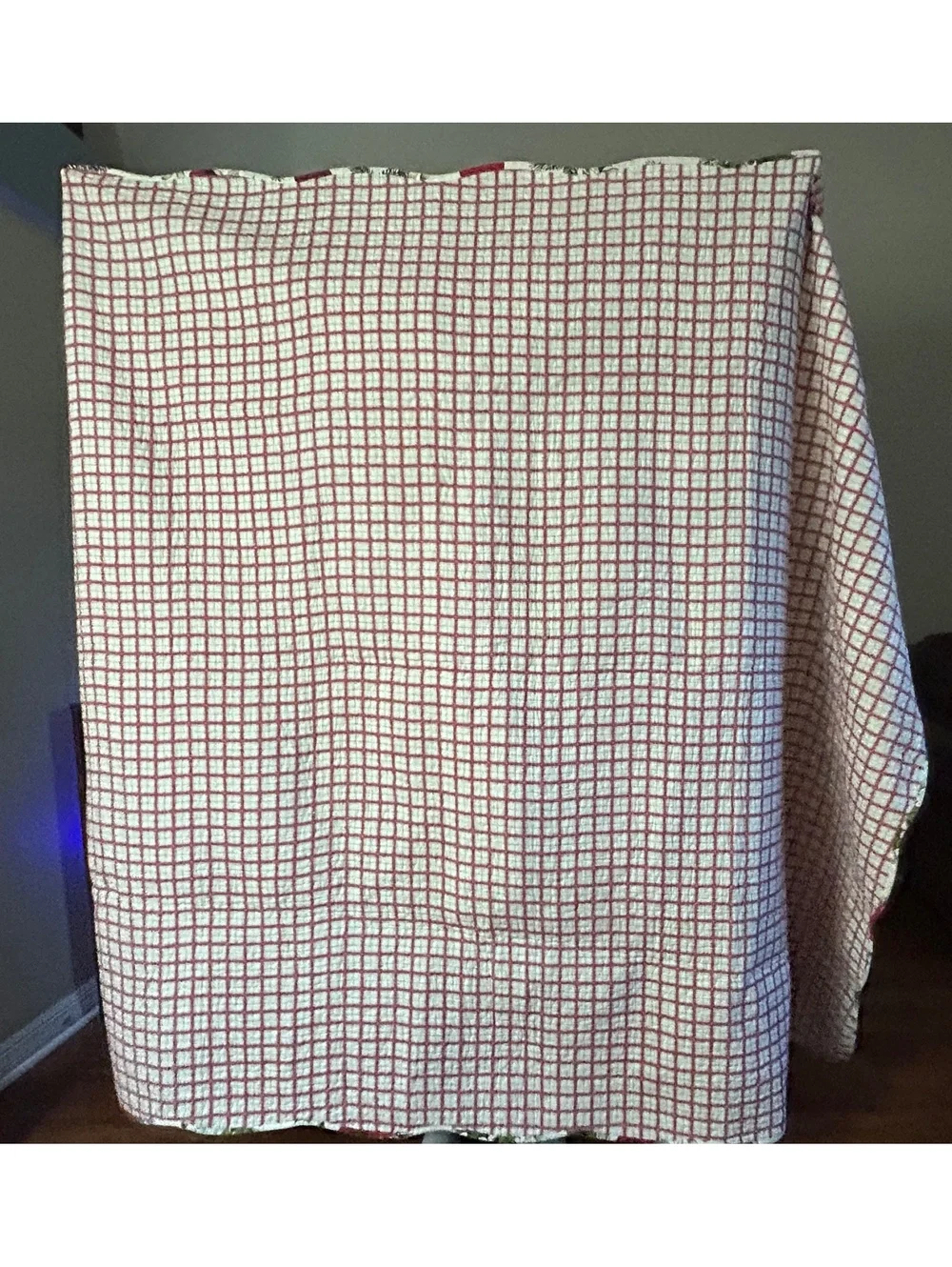 Reversible Floral and Checkered Quilt Set with Matching Pillow Shams